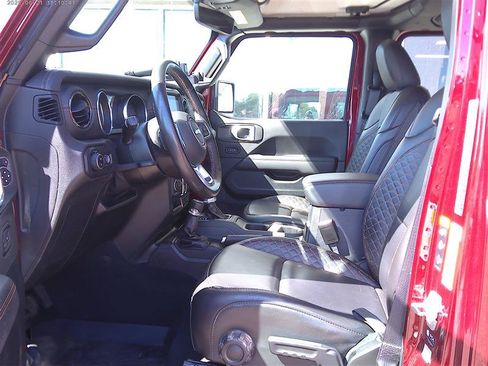 Used 2021 Jeep Gladiator Overland AWD/4WD image 6