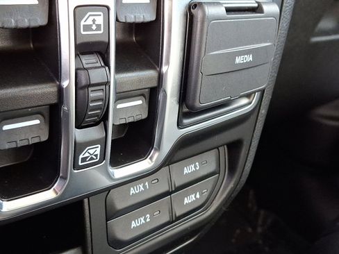 Used 2021 Jeep Wrangler Unlimited Sport image 24