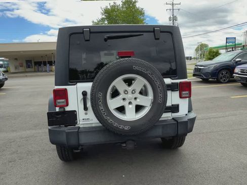 Used 2017 Jeep Wrangler Unlimited Sport w/ Quick Order Package 24S AWD/4WD image 7