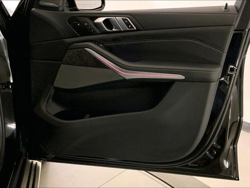 Certified 2023 BMW X5 xDrive45e w/ Executive Package image 25