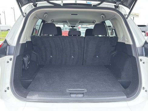Used 2024 Nissan Rogue S AWD/4WD image 19