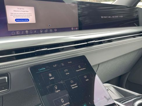 New 2025 Cadillac Escalade IQ Luxury 1 w/ Smart Trailering package image 27