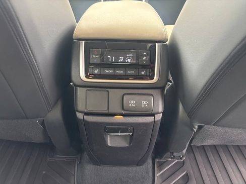 Used 2019 Subaru Ascent Limited AWD/4WD image 22
