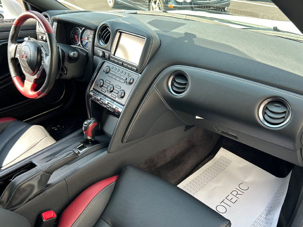 Used 2015 Nissan GT-R Black Edition AWD/4WD image 22