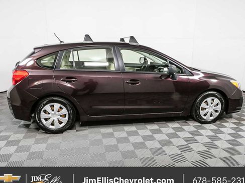 Used 2013 Subaru Impreza 2.0i image 2