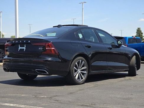 Used 2022 Volvo S60 B5 Momentum w/ Premium Package image 20
