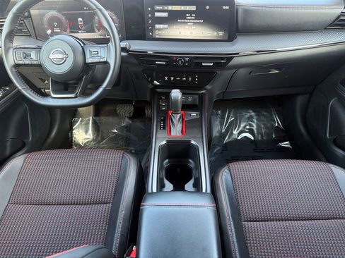 Certified 2025 Nissan Kicks SR image 10