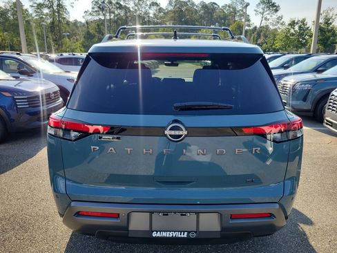 New 2026 Nissan Pathfinder SL FWD image 8