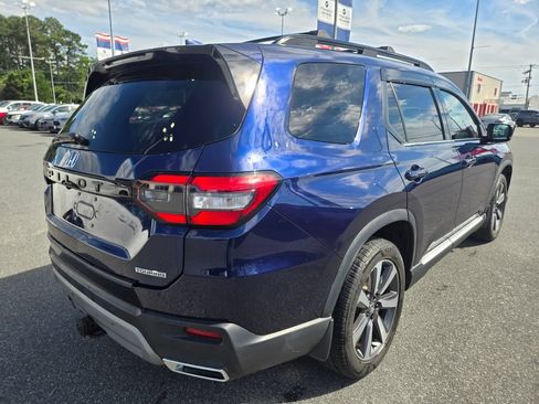 Used 2023 Honda Pilot Touring image 5