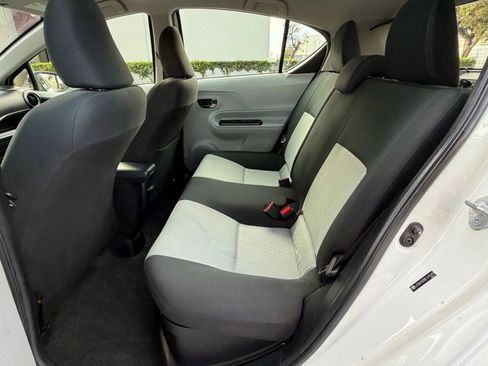 Used 2014 Toyota Prius C One image 9