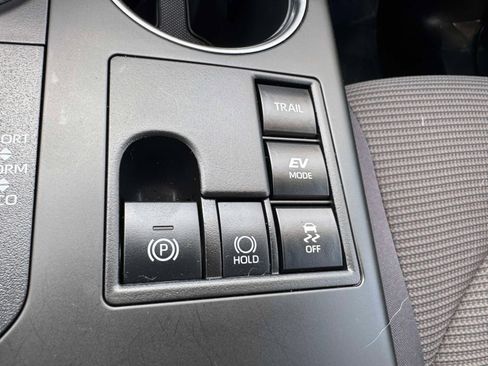 Used 2023 Toyota Highlander LE image 37