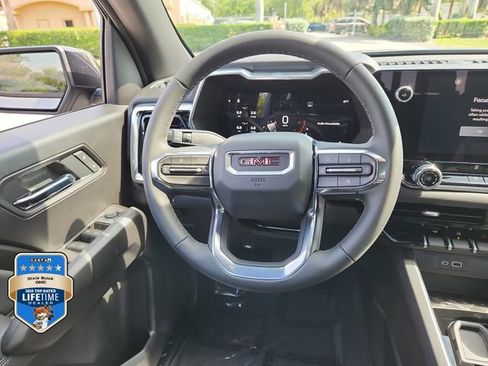 New 2026 GMC Canyon Elevation w/ LPO, Black Badging Package RWD image 14