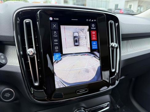 Certified 2026 Volvo XC40 B5 Plus AWD/4WD image 23