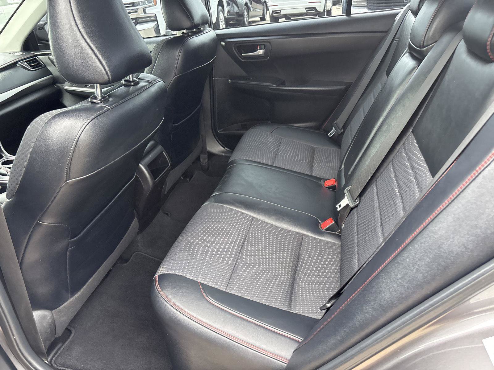Used 2015 Toyota Camry SE FWD image 24