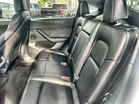 Used 2020 Tesla Model Y Long Range image 25