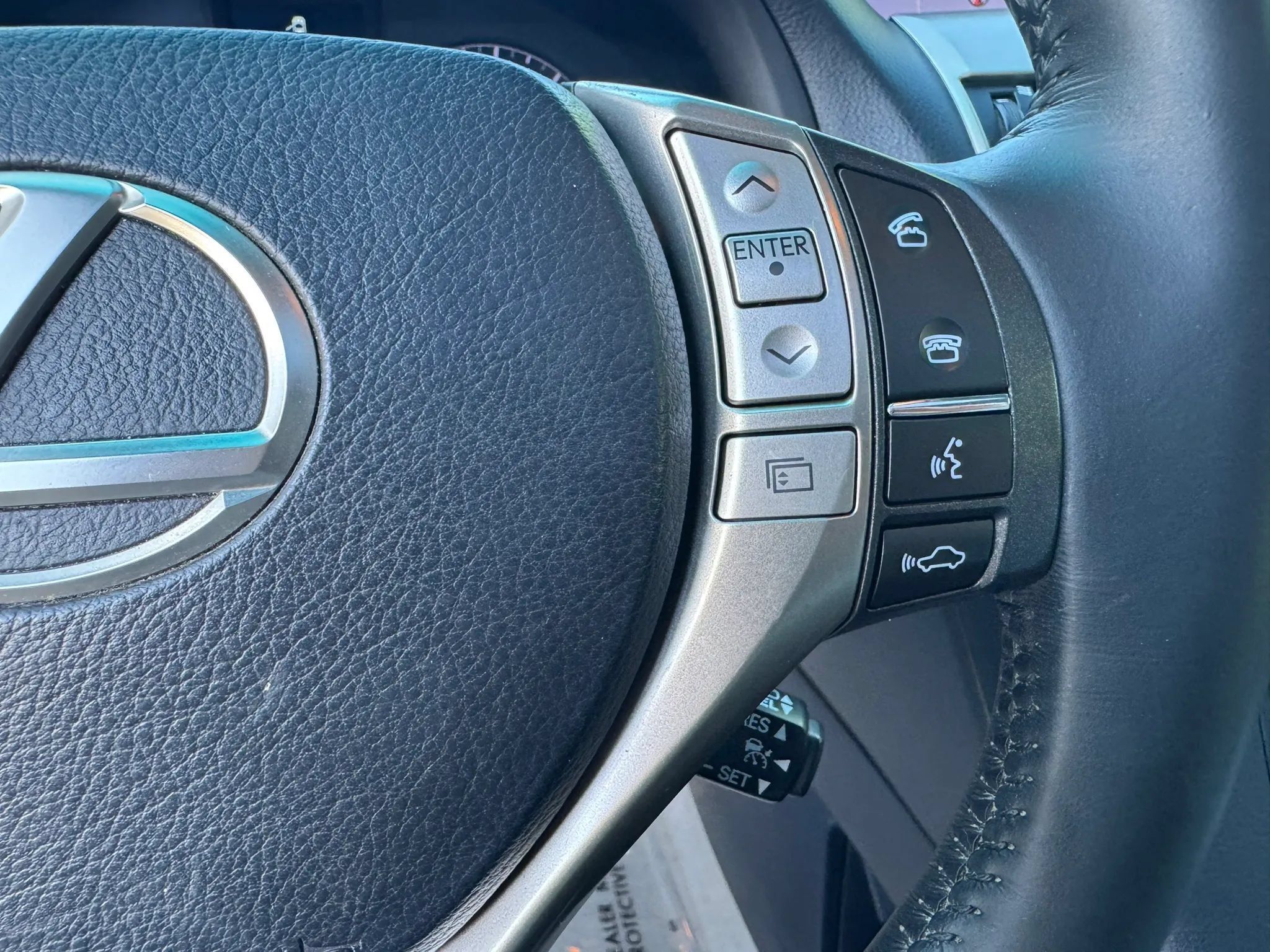 Used 2013 Lexus RX 450h AWD w/ Navigation Pkg image 33