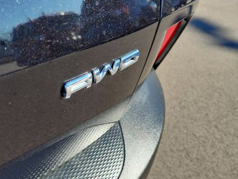 Certified 2022 Ford Escape SE w/ SE Sport Appearance Package image 6