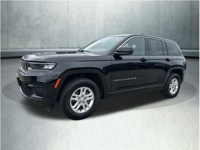 Used 2023 Jeep Grand Cherokee Laredo w/ Luxury Tech Group I