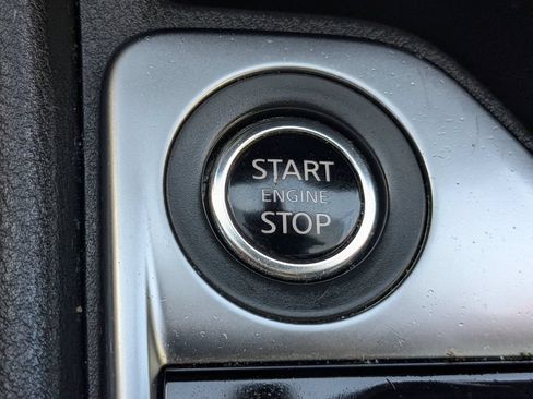 Used 2025 Nissan Sentra SV FWD image 25