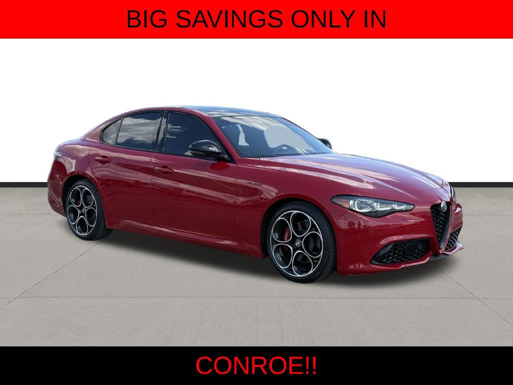 Used 2024 Alfa Romeo Giulia Veloce RWD image 3