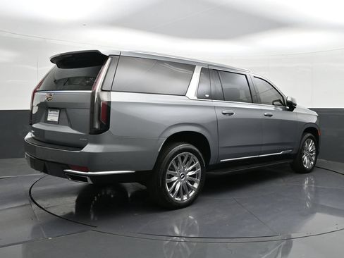 Used 2024 Cadillac Escalade ESV Premium Luxury AWD/4WD image 5