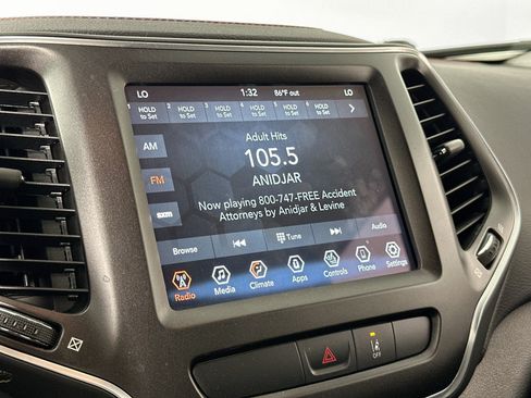 Used 2022 Jeep Cherokee Trailhawk AWD/4WD image 14