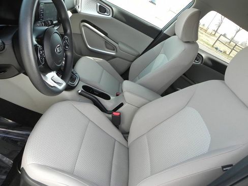 Used 2020 Kia Soul LX image 16