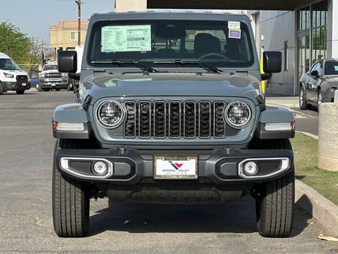 New 2026 Jeep Gladiator Sport AWD/4WD image 8