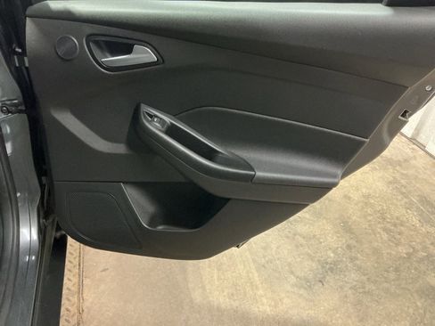 Used 2017 Ford Focus SEL image 23