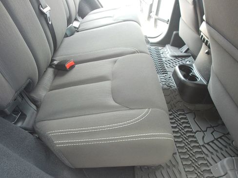 Used 2015 Jeep Wrangler Unlimited Rubicon w/ Connectivity Group AWD/4WD image 35