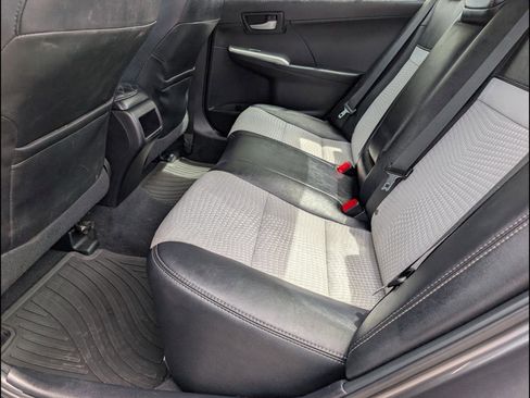 Used 2014 Toyota Camry SE image 9