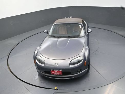 Used 2006 MAZDA MX-5 Miata Grand Touring w/ Premium Pkg RWD image 20
