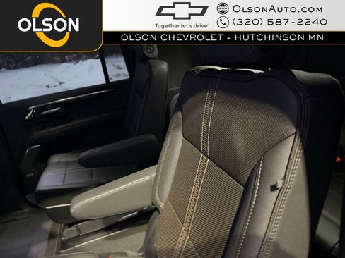 Certified 2025 Chevrolet Suburban High Country image 12