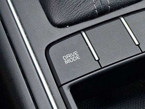 Used 2017 Kia Sorento LX image 23