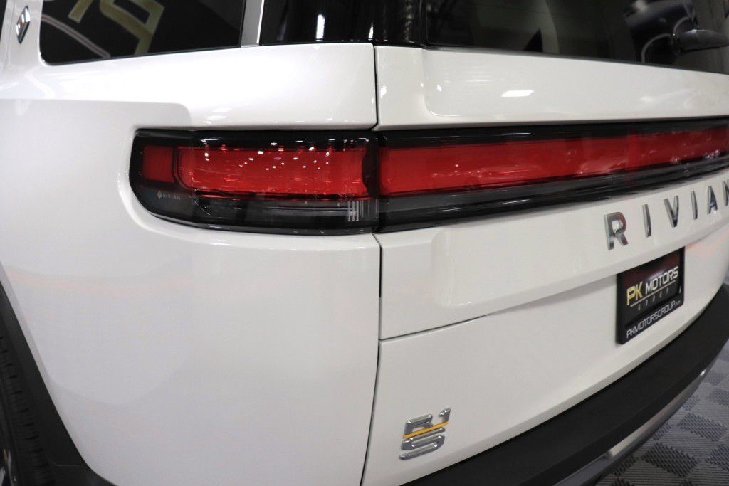 Used 2023 Rivian R1S Adventure Quad AWD/4WD image 5