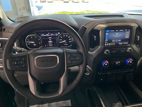 Used 2021 GMC Sierra 2500 Denali w/ Denali Ultimate Package AWD/4WD image 17