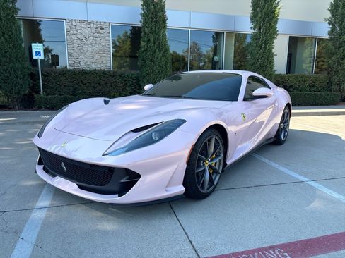 Used 2021 Ferrari 812 GTS RWD image 2