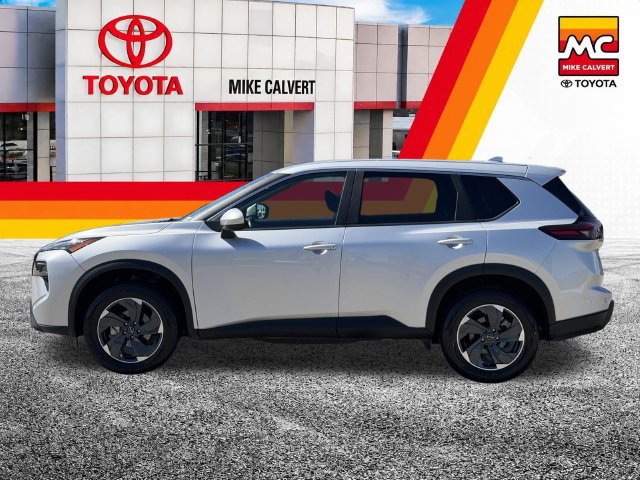 Used 2025 Nissan Rogue SV AWD/4WD image 5