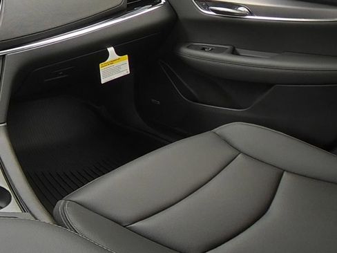 New 2025 Cadillac XT6 Luxury w/ LPO, Floor Liner Package image 14