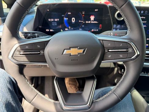 Used 2024 Chevrolet Equinox EV LT w/ LPO, All-Weather Mat Package FWD image 11