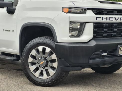 Used 2022 Chevrolet Silverado 2500 Custom w/ Custom Value Package AWD/4WD image 4