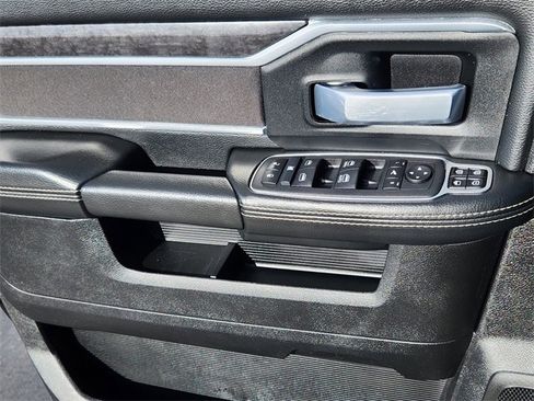 Used 2024 RAM 3500 Big Horn image 18