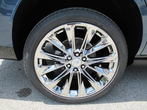 New 2026 Cadillac Escalade Platinum Luxury w/ LPO, Radiant Package AWD/4WD image 7