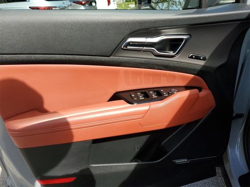 Used 2024 Kia Sportage SX image 18