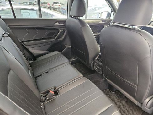 Used 2022 Volkswagen Tiguan SE R-Line AWD/4WD image 14