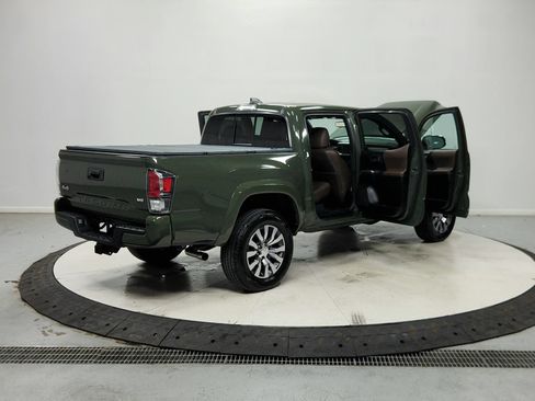 Used 2021 Toyota Tacoma Limited AWD/4WD image 16
