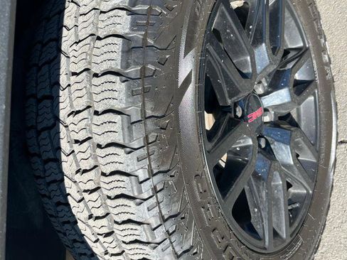 Used 2021 GMC Sierra 1500 Elevation image 12