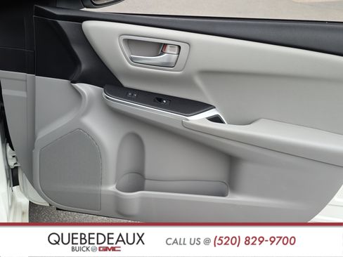 Used 2015 Toyota Camry SE image 27