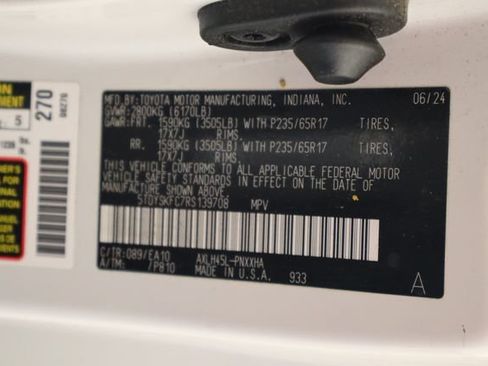 Used 2024 Toyota Sienna XLE AWD/4WD image 42