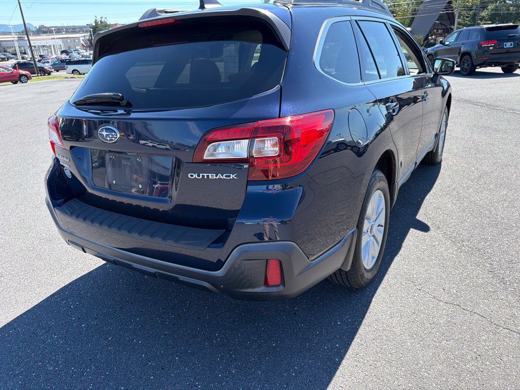 Used 2018 Subaru Outback 2.5i Premium AWD/4WD image 5
